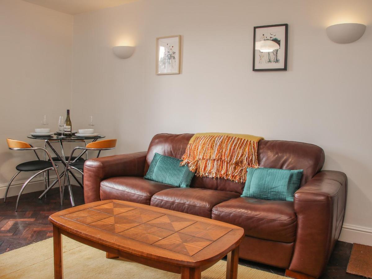 32 Church Hill Telford Bagian luar foto