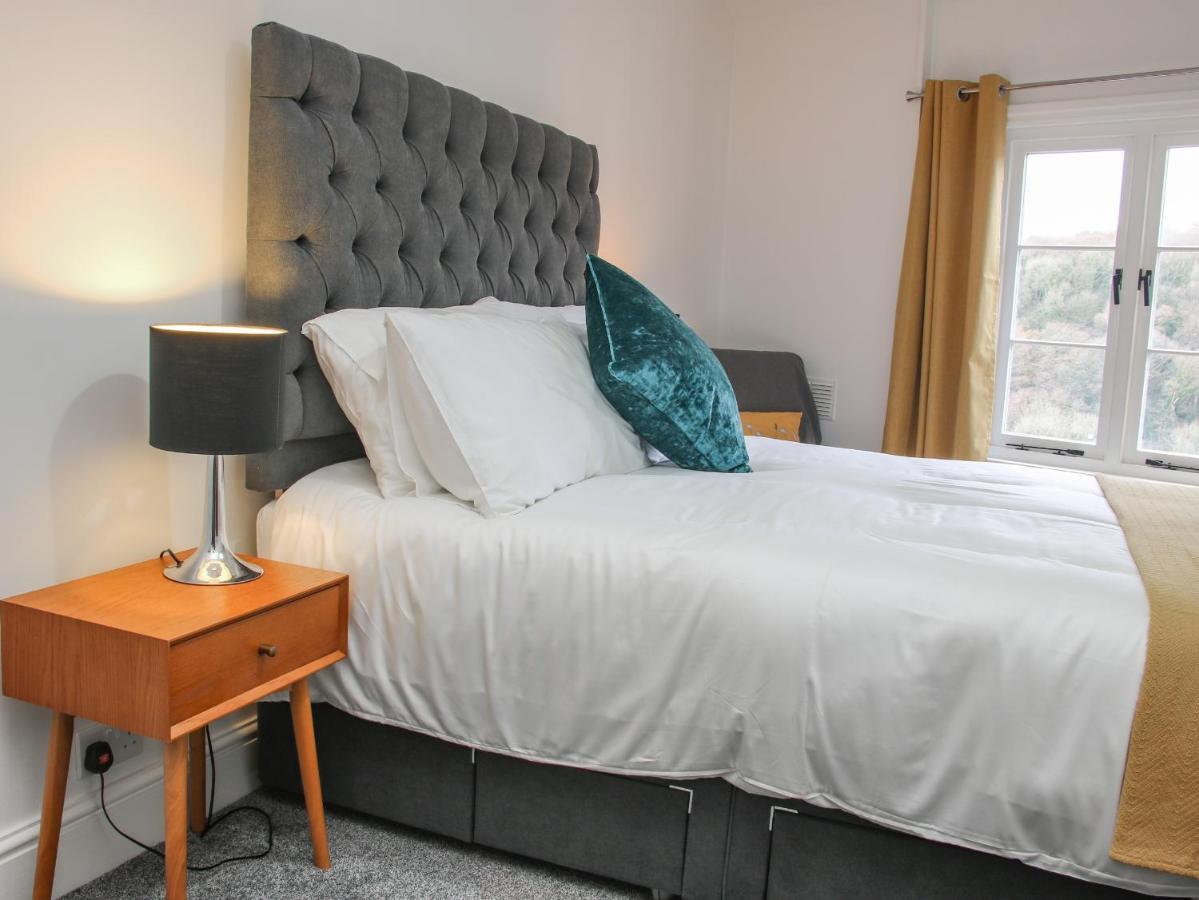32 Church Hill Telford Bagian luar foto